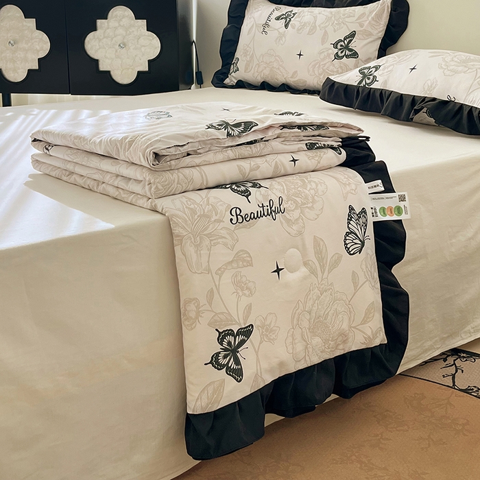 91家纺网 家纺一手货源 找家纺 vip被业 2026新款新疆棉花双层纱皱皱纱法式赫本风韩版小香ins风空调夏被 蝴蝶泉边