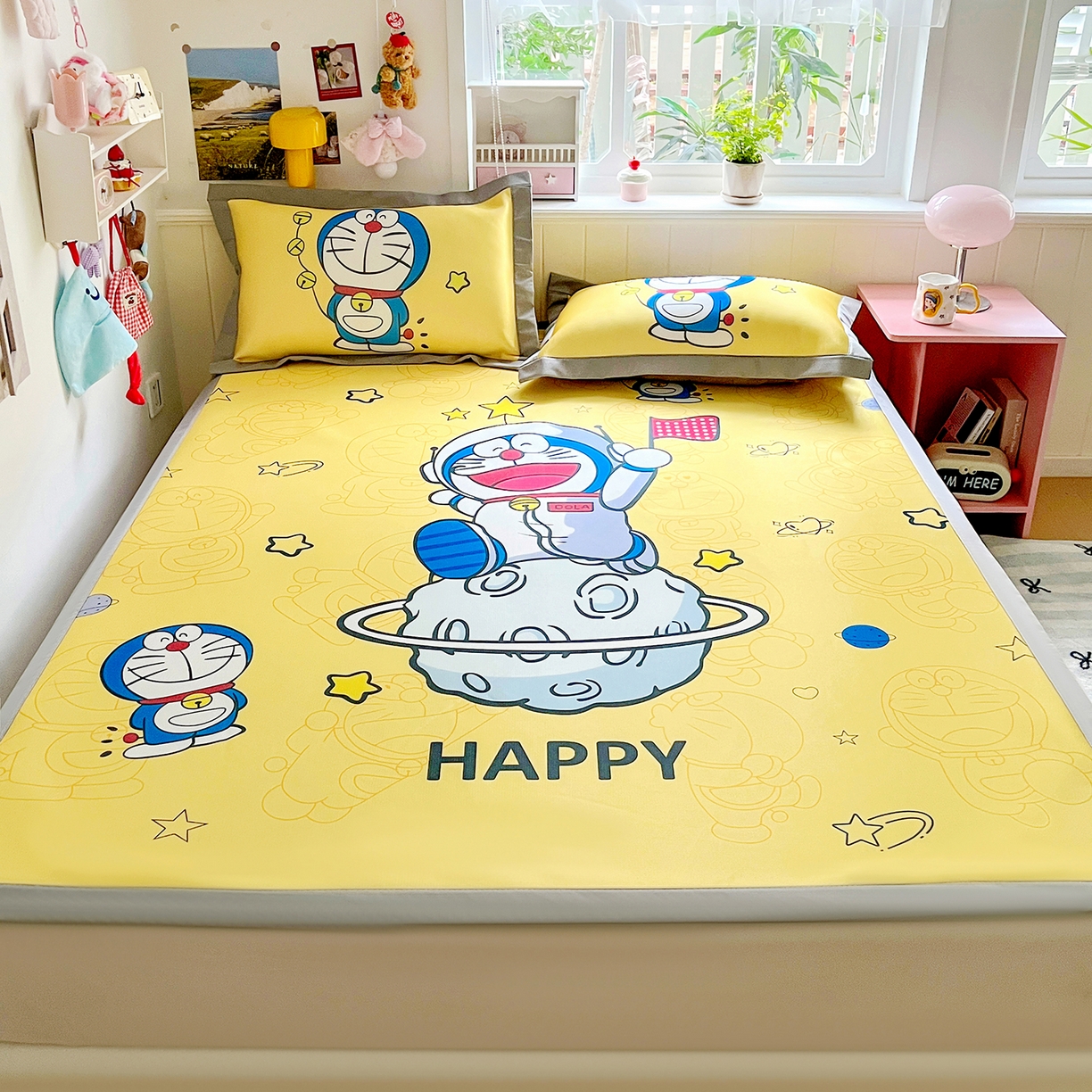 91家纺网 家纺一手货源 找家纺 KT猫直营店 2026新款数码卡通印花凉感冰丝软凉席席子 登月叮当黄-席