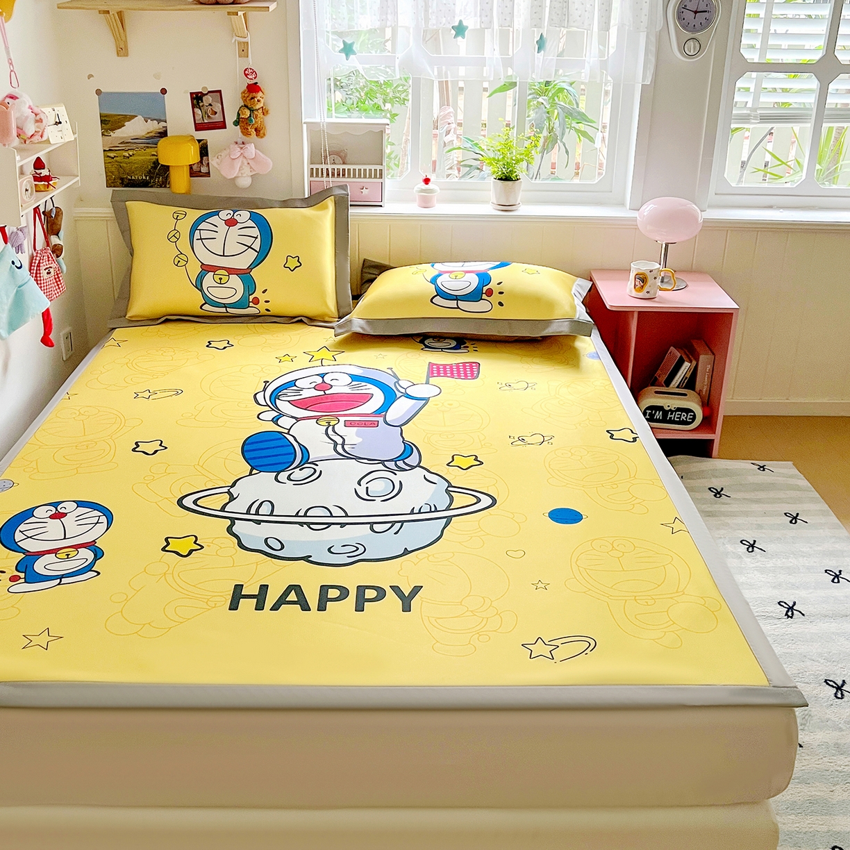 91家纺网 家纺一手货源 找家纺 KT猫直营店 2026新款数码卡通印花凉感冰丝软凉席席子 登月叮当黄-席