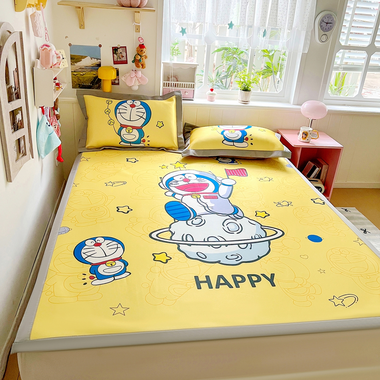 91家纺网 家纺一手货源 找家纺 KT猫直营店 2026新款数码卡通印花凉感冰丝软凉席席子 登月叮当黄-席