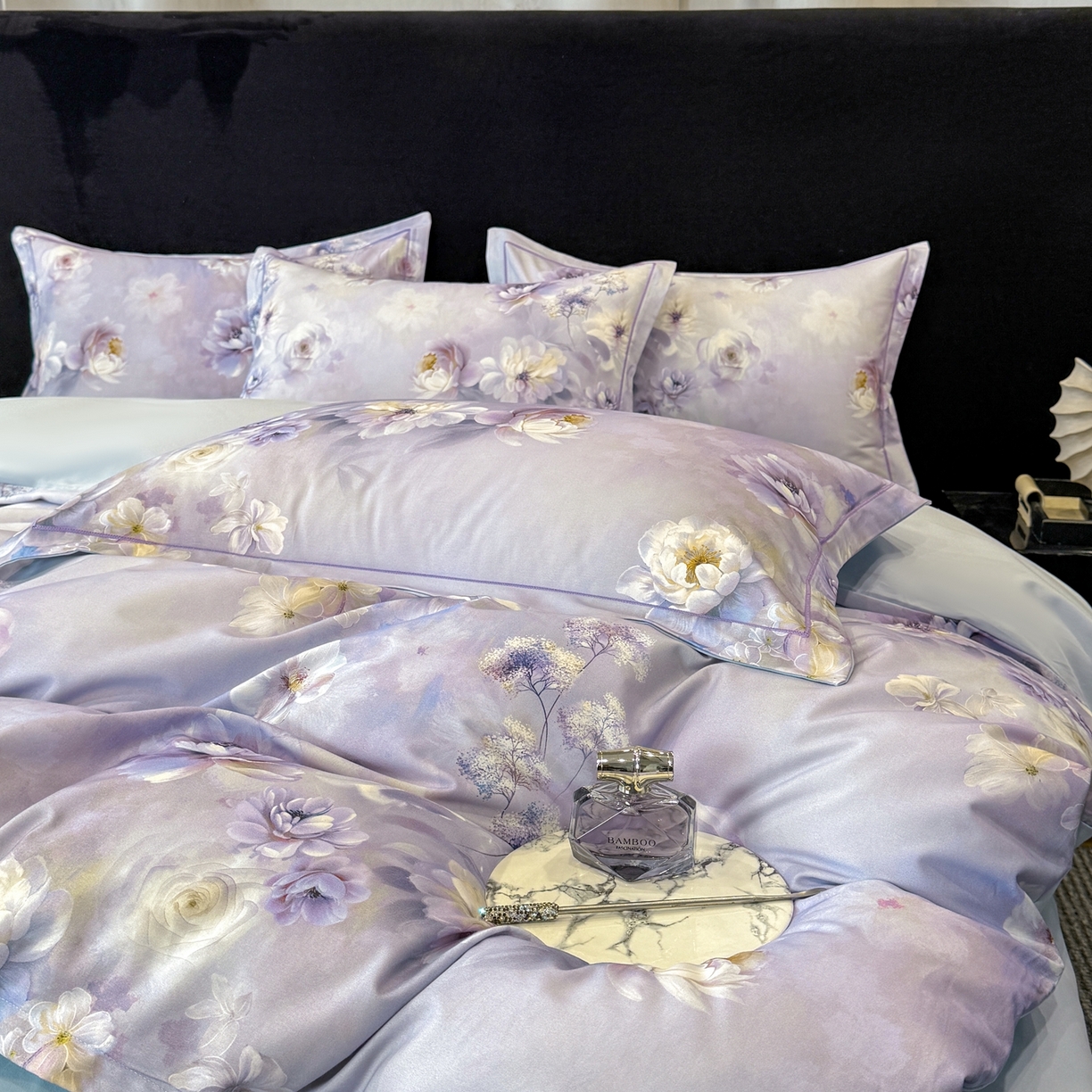 91家纺网 家纺一手货源 找家纺 喜四方 2026新款100%全棉60支长绒棉数码印花四件套（控价不低于180）青花舞梦-灰