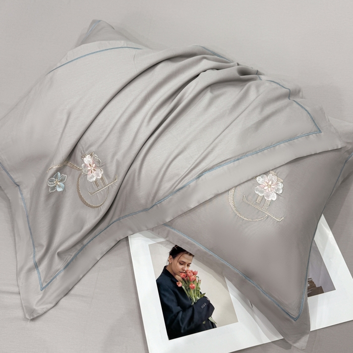 91家纺网 家纺一手货源 找家纺 昊翔家纺 2026全棉纯棉刺绣花四件套40支长绒棉100% 棉礼盒包装 春妍-银灰