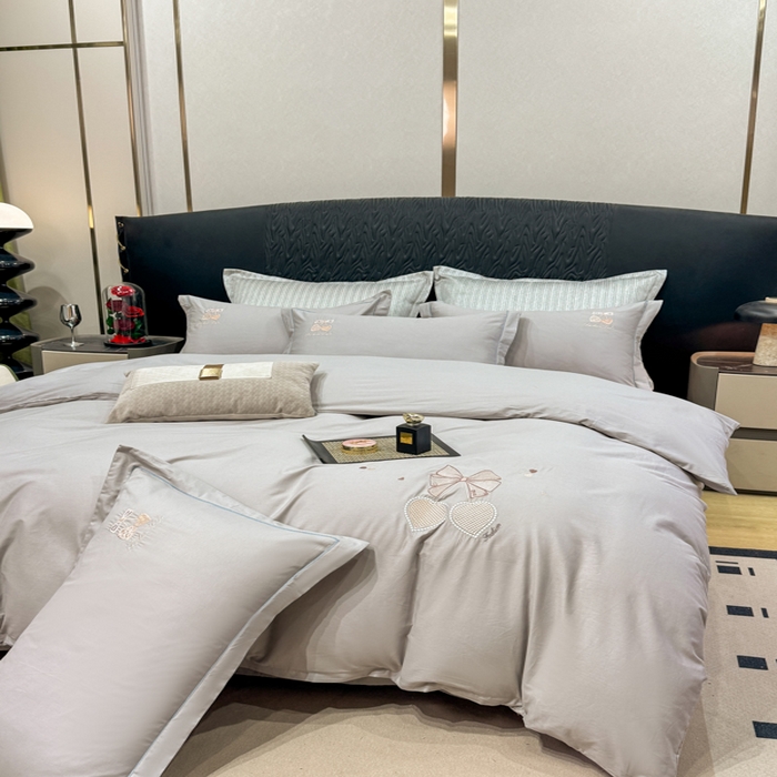 91家纺网 家纺一手货源 找家纺 昊翔家纺 2026全棉纯棉刺绣花四件套40支长绒棉100% 棉礼盒包装 樱桃之恋-灰色