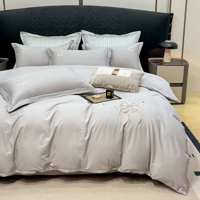 91家纺网 家纺一手货源 找家纺 昊翔家纺 2026全棉纯棉刺绣花四件套40支长绒棉100% 棉礼盒包装 樱桃之恋-灰色