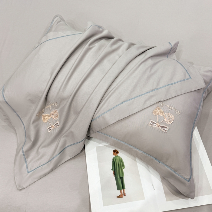 91家纺网 家纺一手货源 找家纺 昊翔家纺 2026全棉纯棉刺绣花四件套40支长绒棉100% 棉礼盒包装 樱桃之恋-灰色