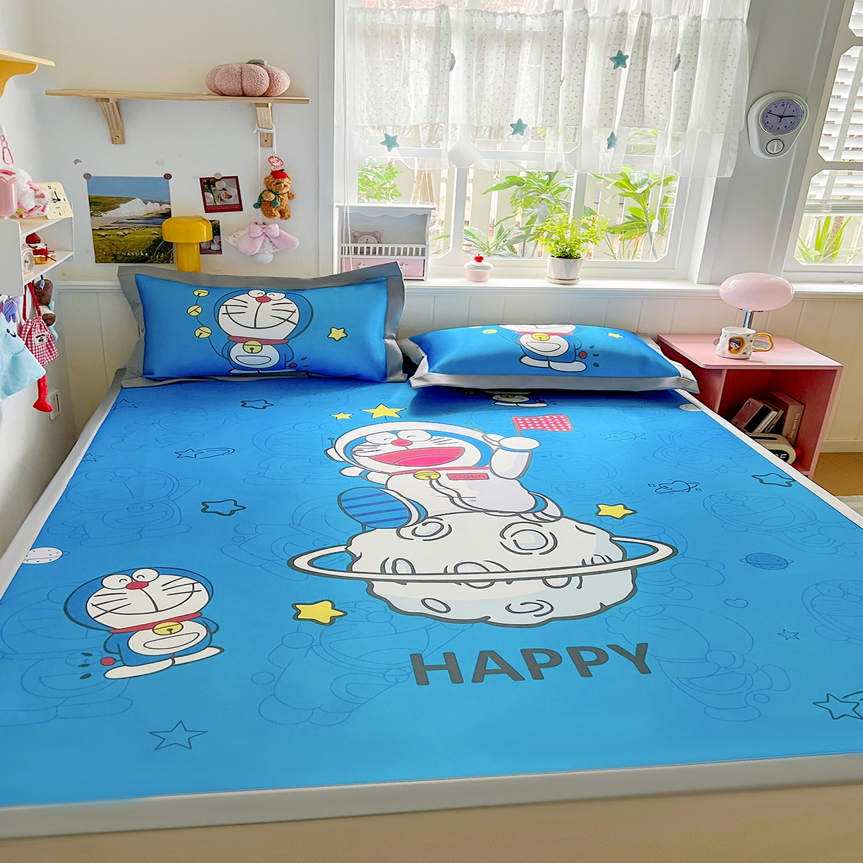 91家纺网 家纺一手货源 找家纺 KT猫直营店 2026新款数码卡通印花凉感冰丝软凉席席子 登月叮当蓝-席