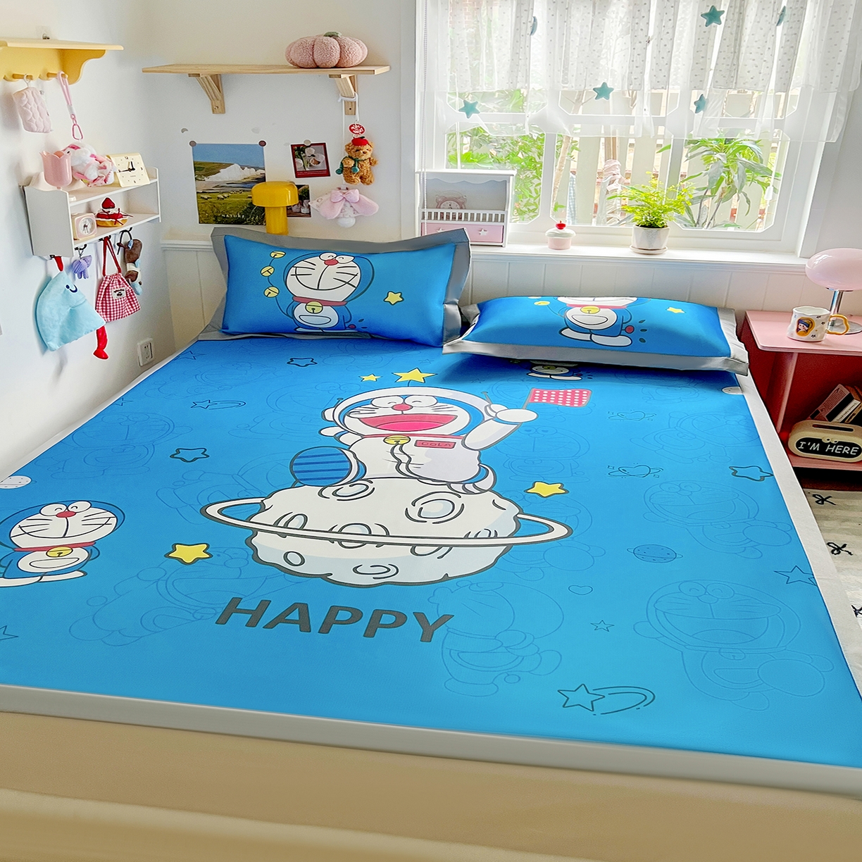 91家纺网 家纺一手货源 找家纺 KT猫直营店 2026新款数码卡通印花凉感冰丝软凉席席子 登月叮当蓝-席