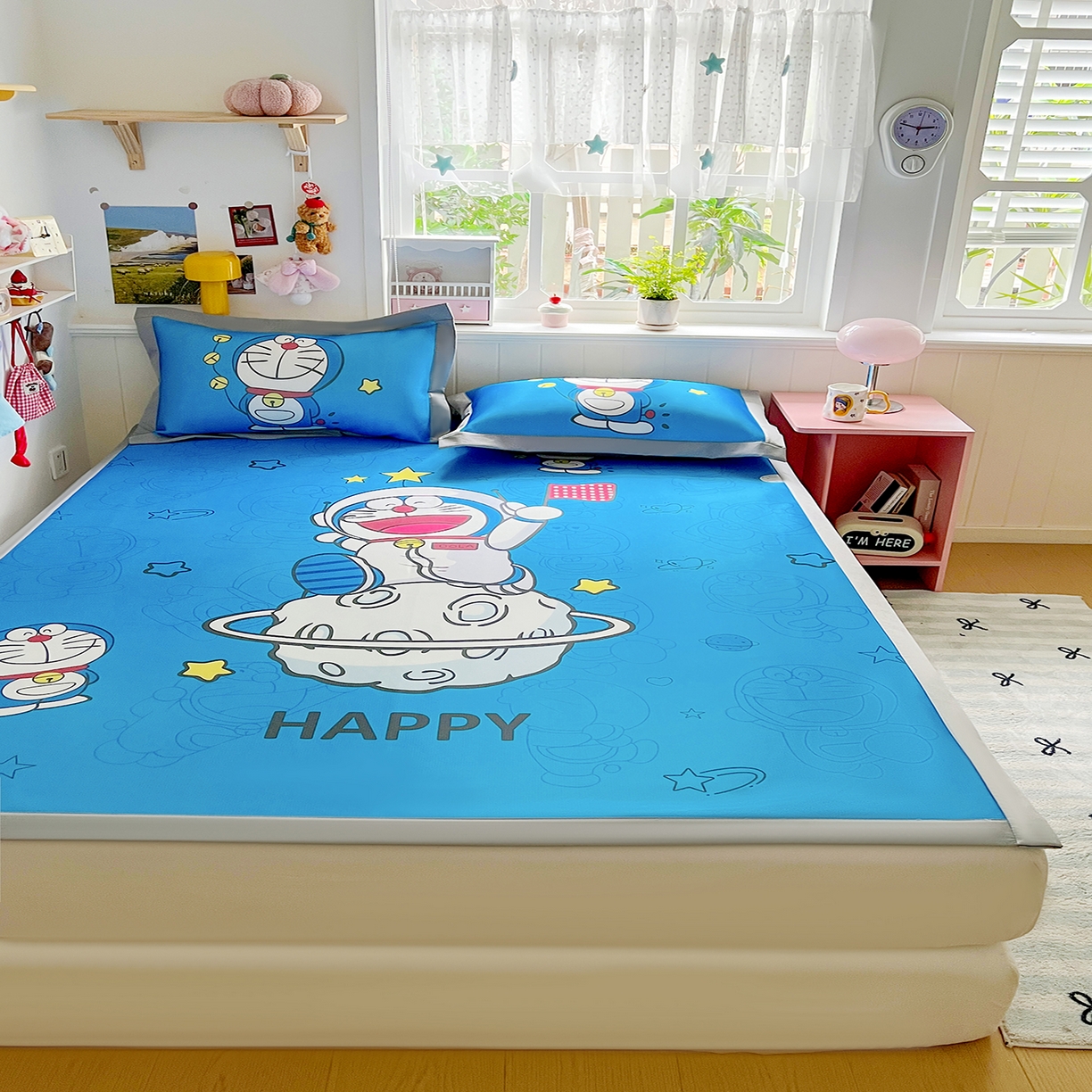 91家纺网 家纺一手货源 找家纺 KT猫直营店 2026新款数码卡通印花凉感冰丝软凉席席子 登月叮当蓝-席