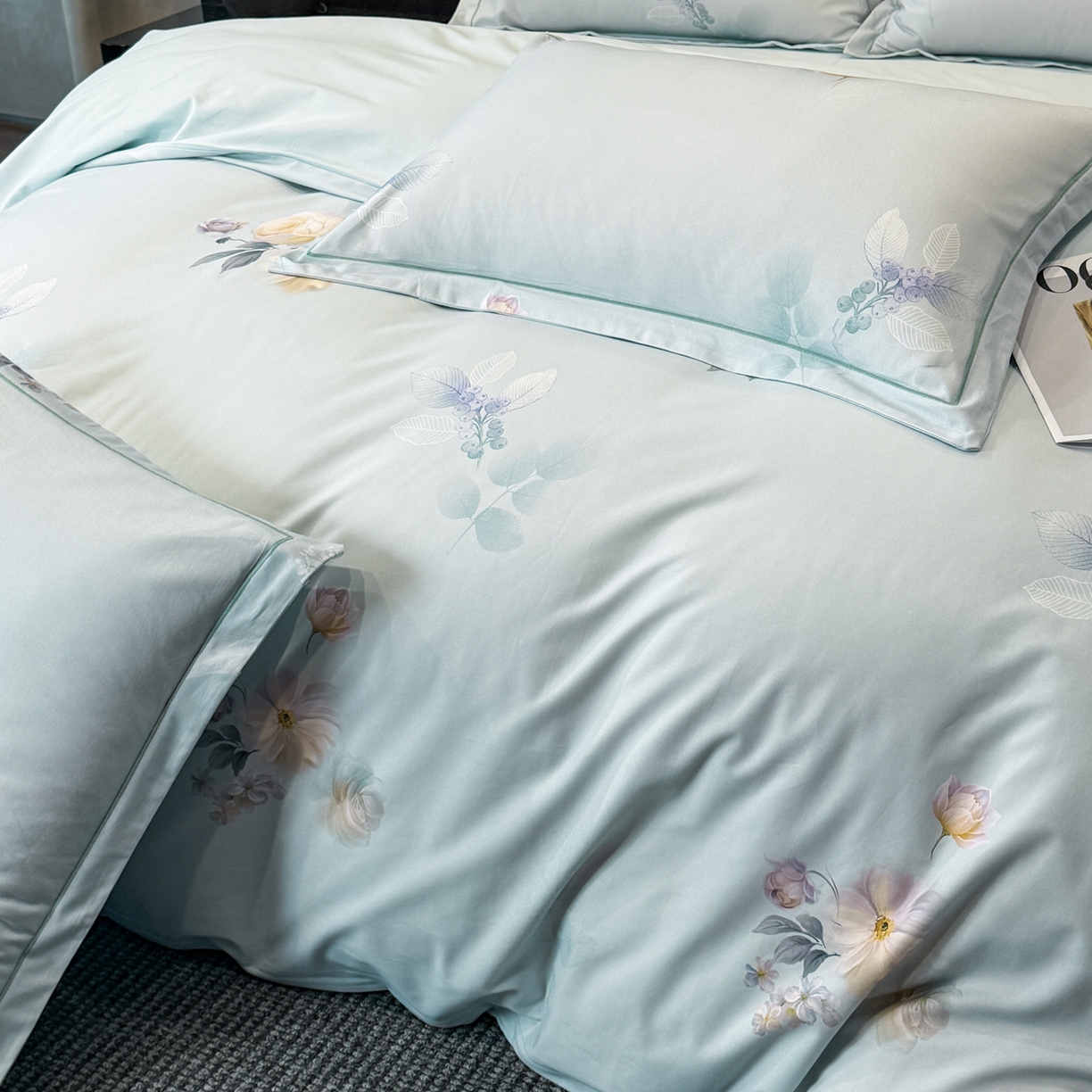 91家纺网 家纺一手货源 找家纺 喜四方 2026新款100%全棉60支长绒棉数码印花四件套（控价不低于180）秋季漫想-绿