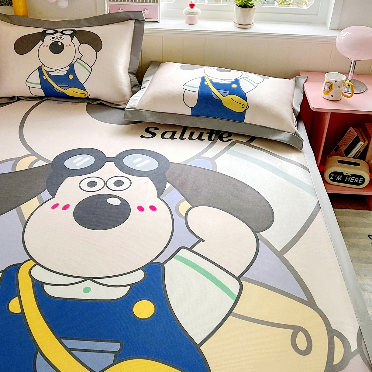 91家纺网 家纺一手货源 找家纺 KT猫直营店 2026新款数码卡通印花凉感冰丝软凉席席子 飞行汪-席