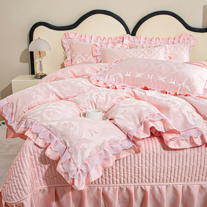 91家纺网 家纺一手货源 找家纺 畅畅家纺 2026新款春夏高档轻奢韩版提花花边床盖四件套水洗真丝冰丝套件 花边-粉色