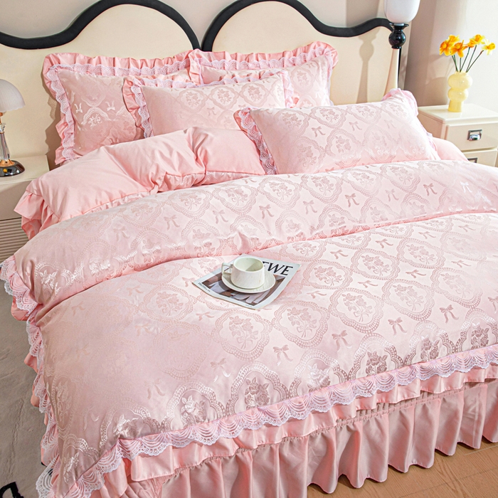 91家纺网 家纺一手货源 找家纺 畅畅家纺 2026新款春夏高档轻奢韩版提花花边床盖四件套水洗真丝冰丝套件 花边-粉色