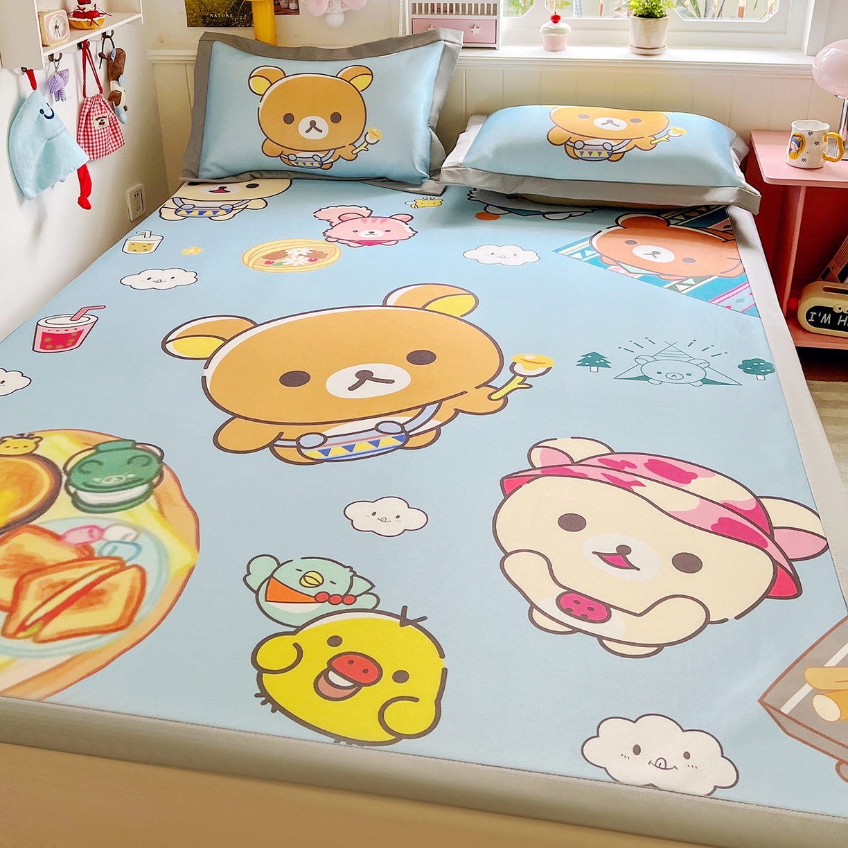 91家纺网 家纺一手货源 找家纺 KT猫直营店 2026新款数码卡通印花凉感冰丝软凉席席子 懒懒熊-席