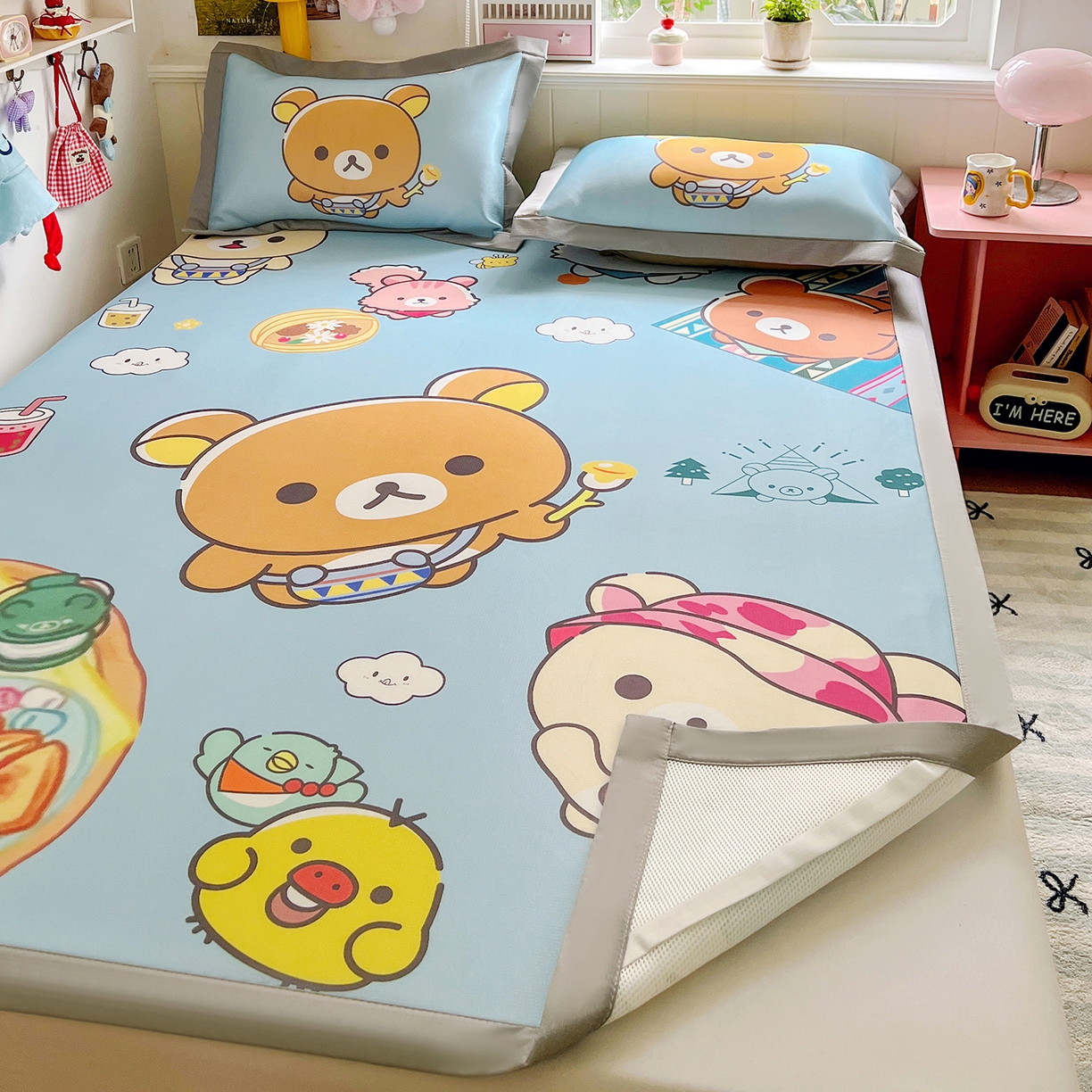 91家纺网 家纺一手货源 找家纺 KT猫直营店 2026新款数码卡通印花凉感冰丝软凉席席子 懒懒熊-席