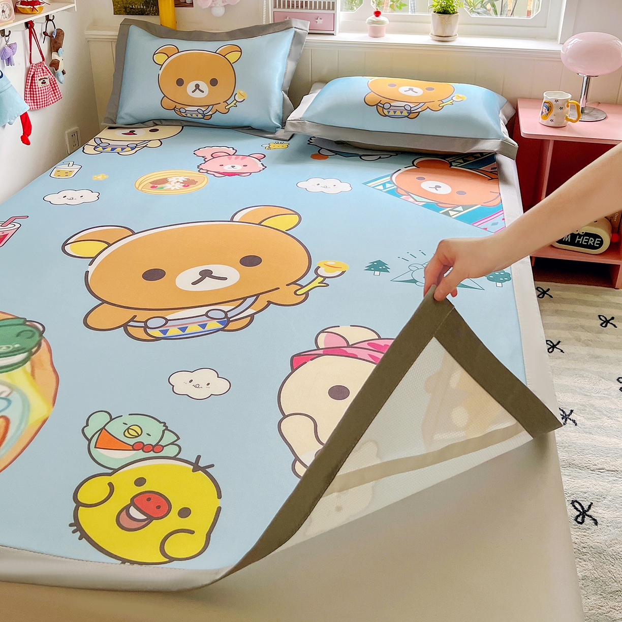 91家纺网 家纺一手货源 找家纺 KT猫直营店 2026新款数码卡通印花凉感冰丝软凉席席子 懒懒熊-席