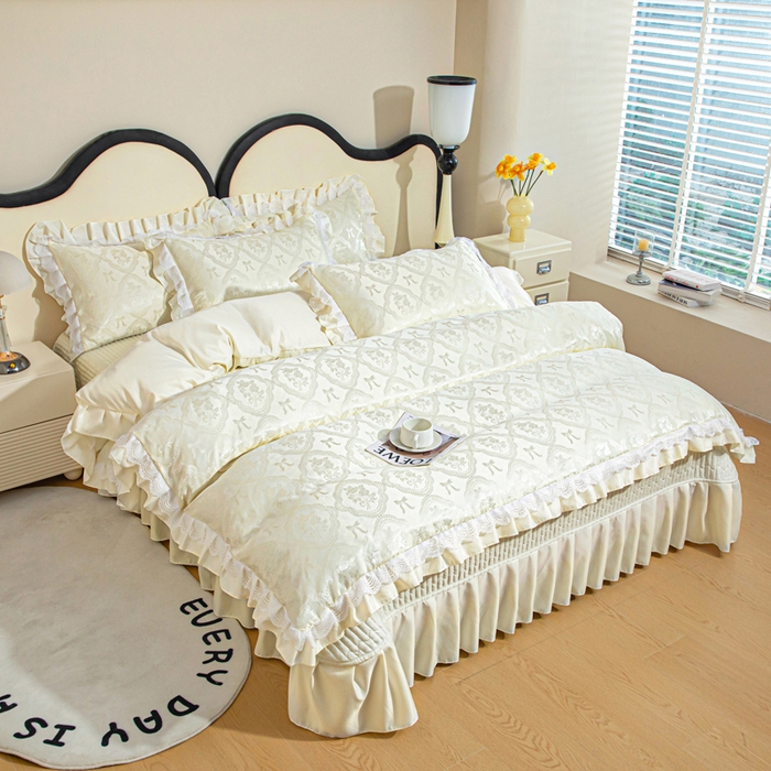 91家纺网 家纺一手货源 找家纺 畅畅家纺 2026新款春夏高档轻奢韩版提花花边床盖四件套水洗真丝冰丝套件 花边-米白色