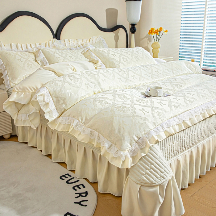 91家纺网 家纺一手货源 找家纺 畅畅家纺 2026新款春夏高档轻奢韩版提花花边床盖四件套水洗真丝冰丝套件 花边-米白色