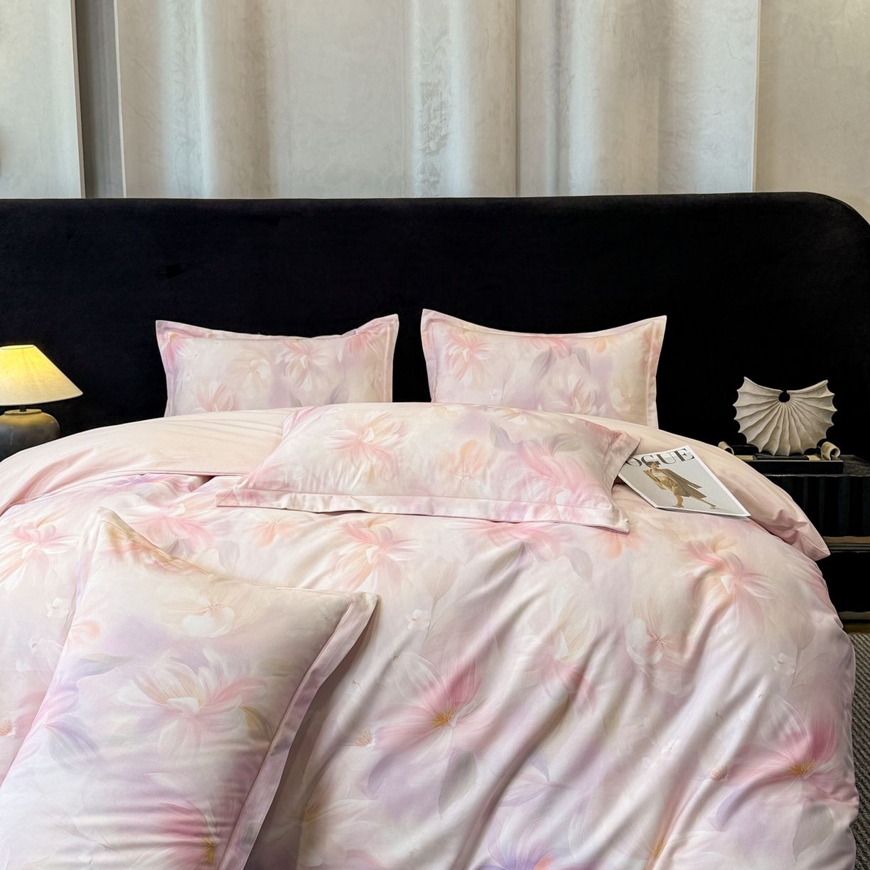 91家纺网 家纺一手货源 找家纺 喜四方 2026新款100%全棉60支长绒棉数码印花四件套（控价不低于180）心事花语-粉