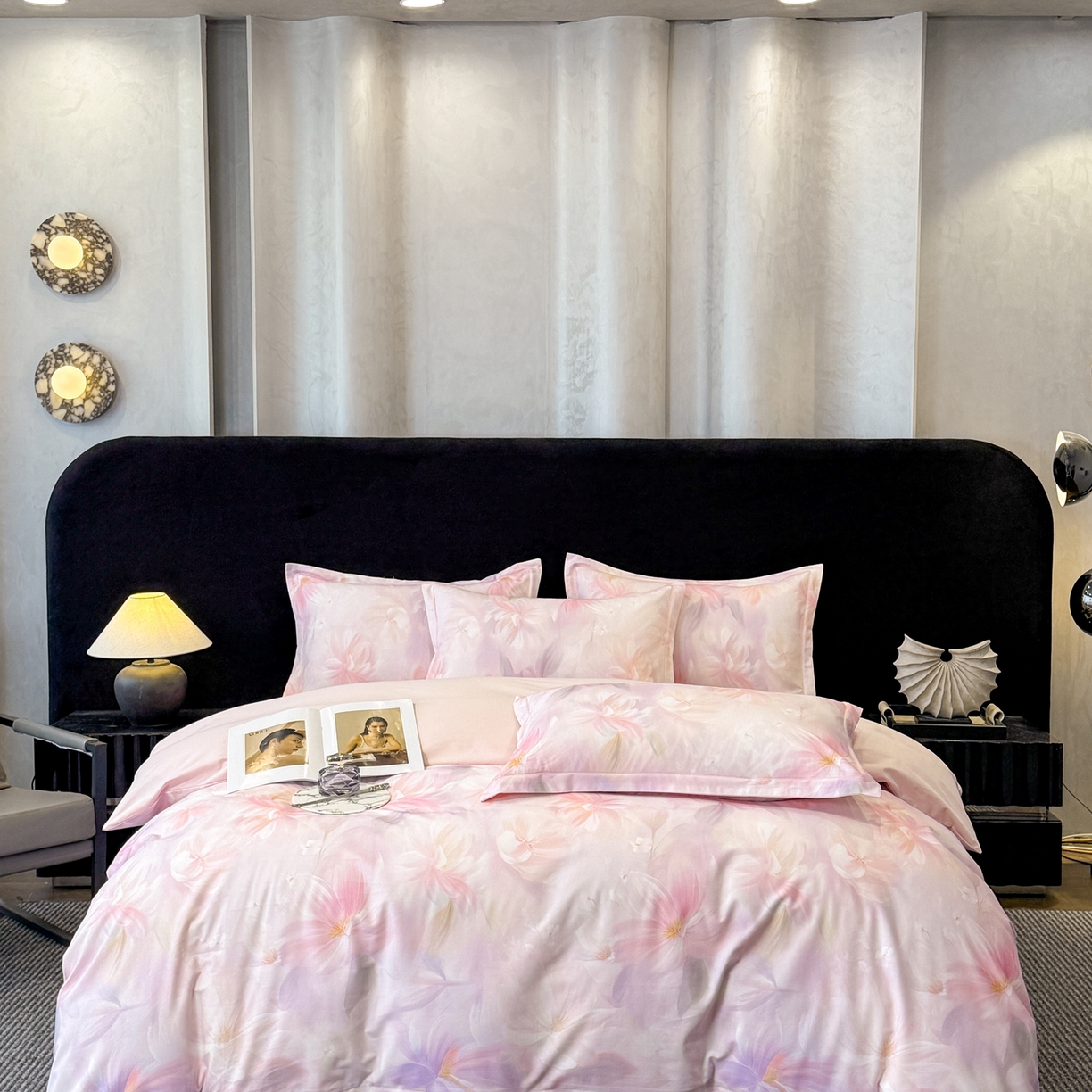 91家纺网 家纺一手货源 找家纺 喜四方 2026新款100%全棉60支长绒棉数码印花四件套（控价不低于180）心事花语-粉