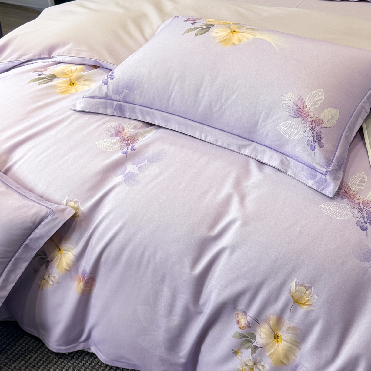 91家纺网 家纺一手货源 找家纺 喜四方 2026新款100%全棉60支长绒棉数码印花四件套（控价不低于180）秋季漫想-紫