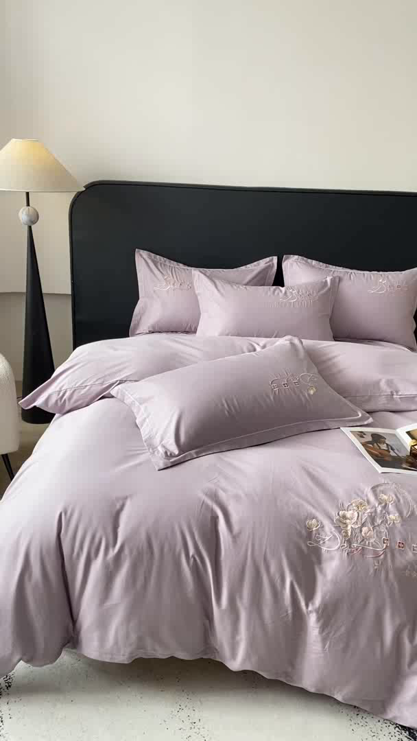 91家纺网 家纺一手货源 找家纺 昊翔家纺 2026全棉纯棉刺绣花四件套40支长绒棉100% 棉礼盒包装 朝花-淡雅紫