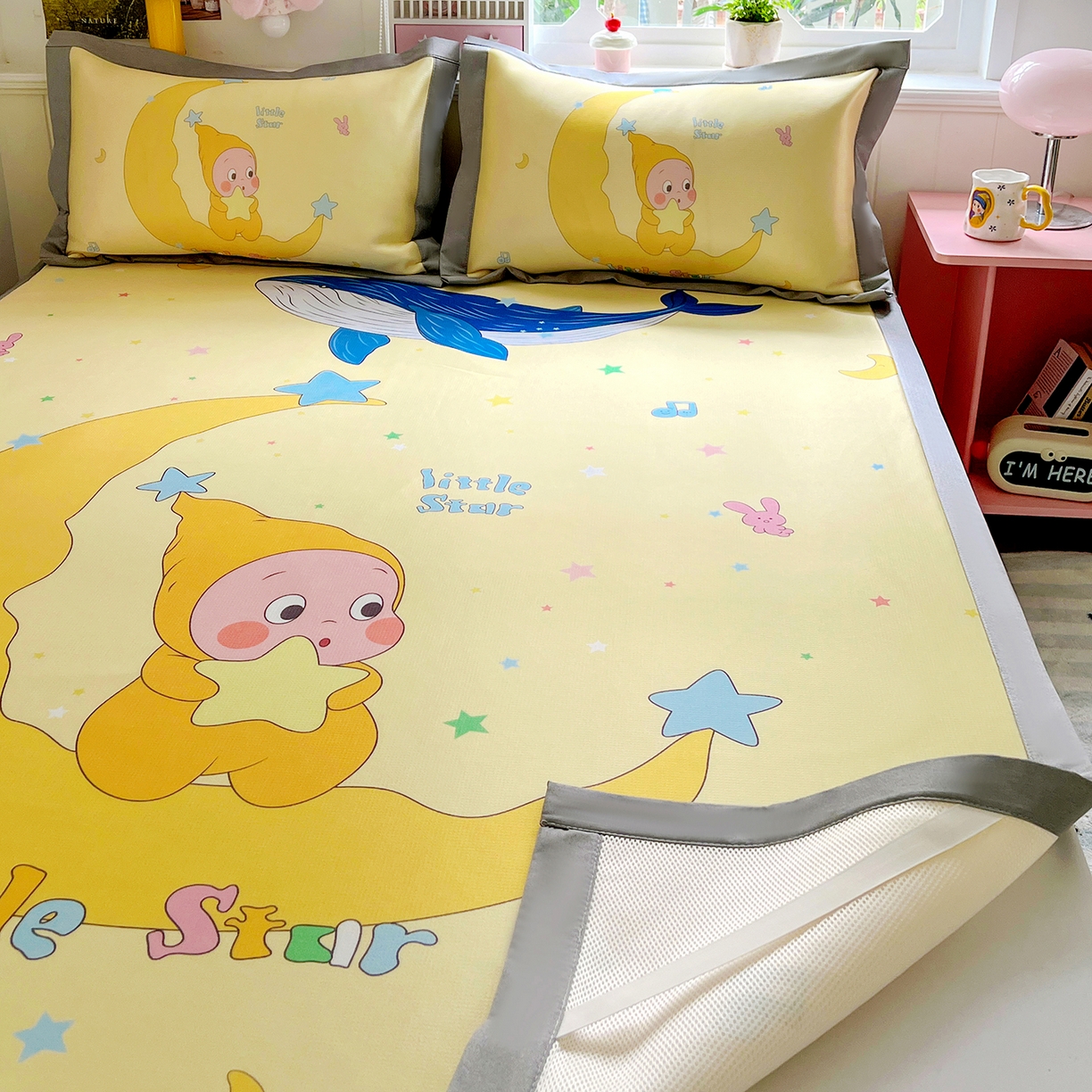 91家纺网 家纺一手货源 找家纺 KT猫直营店 2026新款数码卡通印花凉感冰丝软凉席席子 晚安小星-席