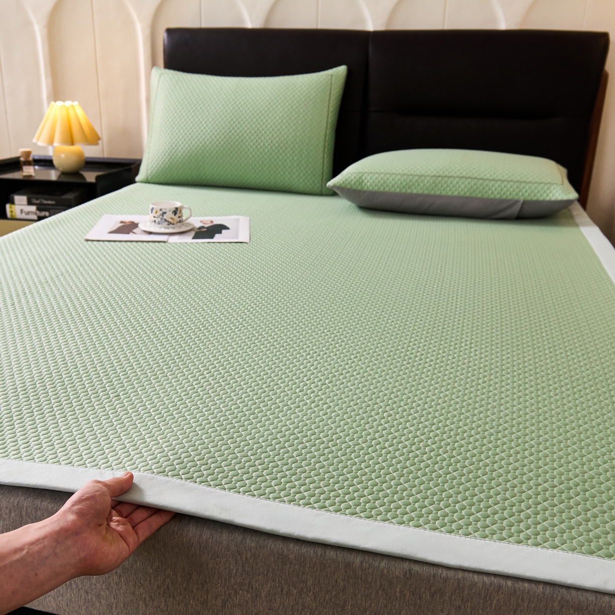 91家纺网 家纺一手货源 找家纺 （总）席之家 2026新款PE中分子凉席三件套纯色平铺豆豆席-四叶草