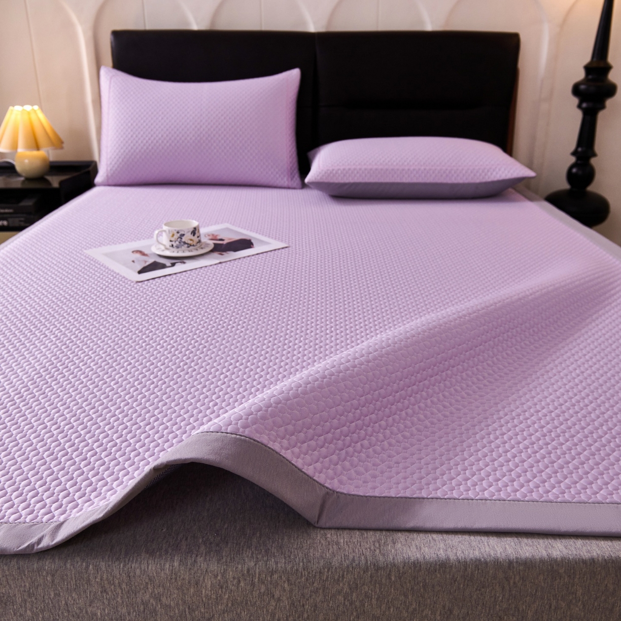 91家纺网 家纺一手货源 找家纺 席之家 2026新款PE中分子凉席三件套纯色平铺豆豆席-四叶草 四叶草-优雅紫