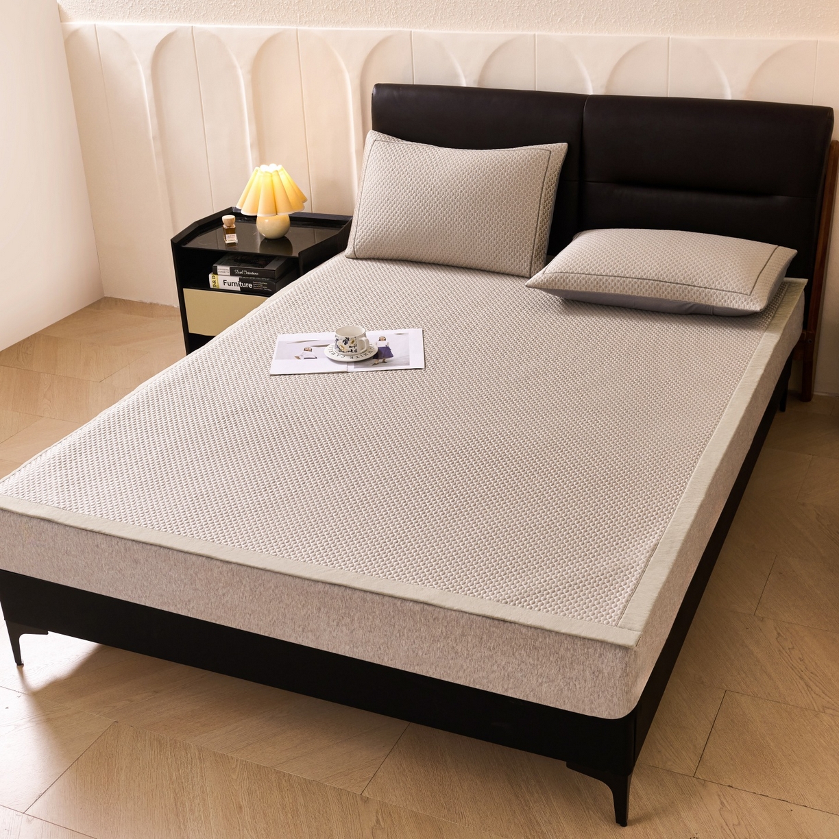 91家纺网 家纺一手货源 找家纺 席之家 2026新款PE中分子凉席三件套纯色平铺豆豆席-四叶草 四叶草-香槟金