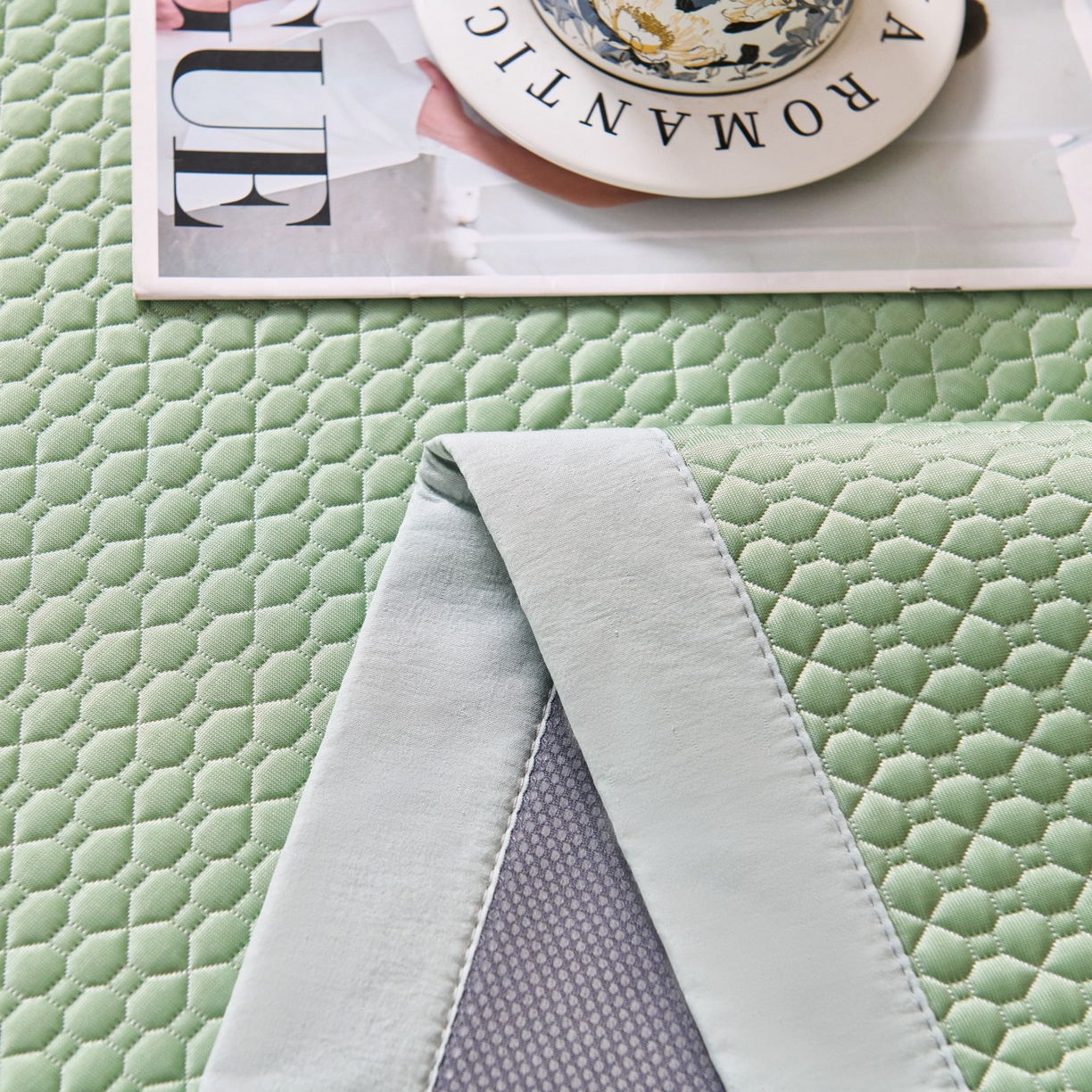 91家纺网 家纺一手货源 找家纺 席之家 2026新款PE中分子凉席三件套纯色平铺豆豆席-四叶草 四叶草-清新绿