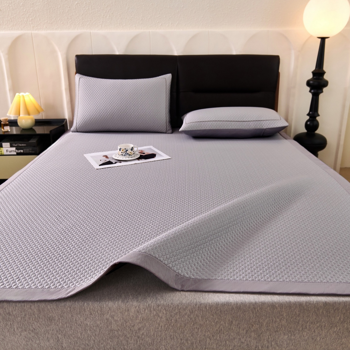 91家纺网 家纺一手货源 找家纺 席之家 2026新款PE中分子凉席三件套纯色平铺豆豆席-四叶草 四叶草-高雅灰