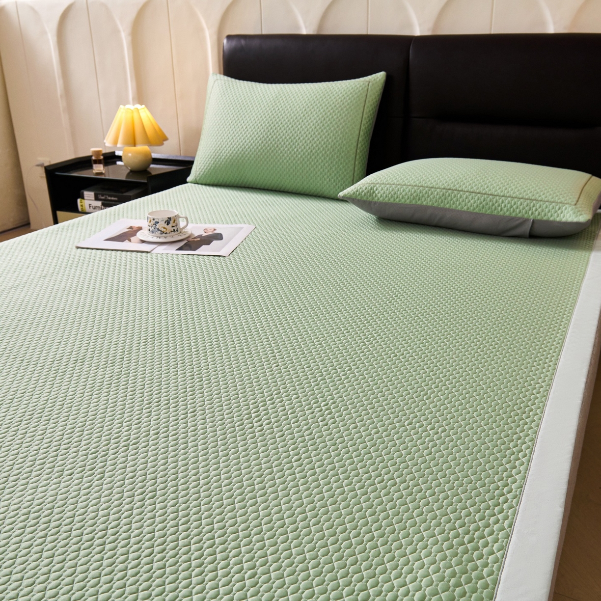 91家纺网 家纺一手货源 找家纺 席之家 2026新款PE中分子凉席三件套纯色平铺豆豆席-四叶草 四叶草-清新绿