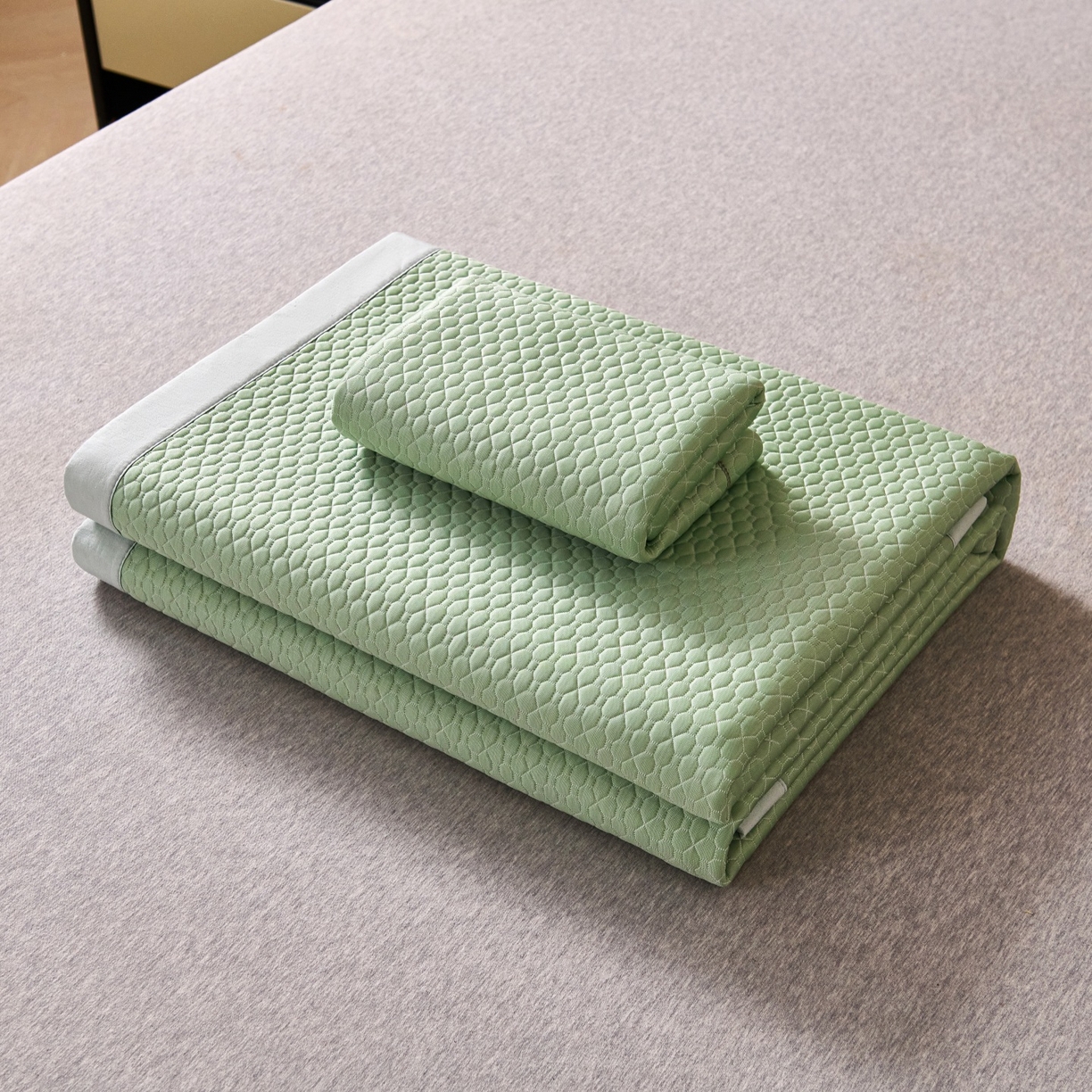 91家纺网 家纺一手货源 找家纺 席之家 2026新款PE中分子凉席三件套纯色平铺豆豆席-四叶草 四叶草-清新绿