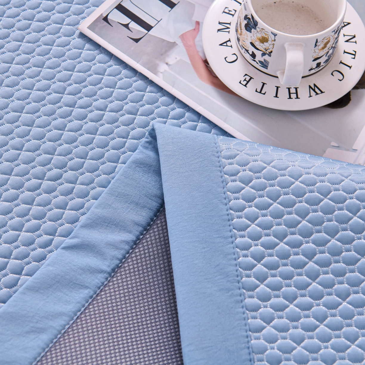 91家纺网 家纺一手货源 找家纺 席之家 2026新款PE中分子凉席三件套纯色平铺豆豆席-四叶草 四叶草-月光蓝