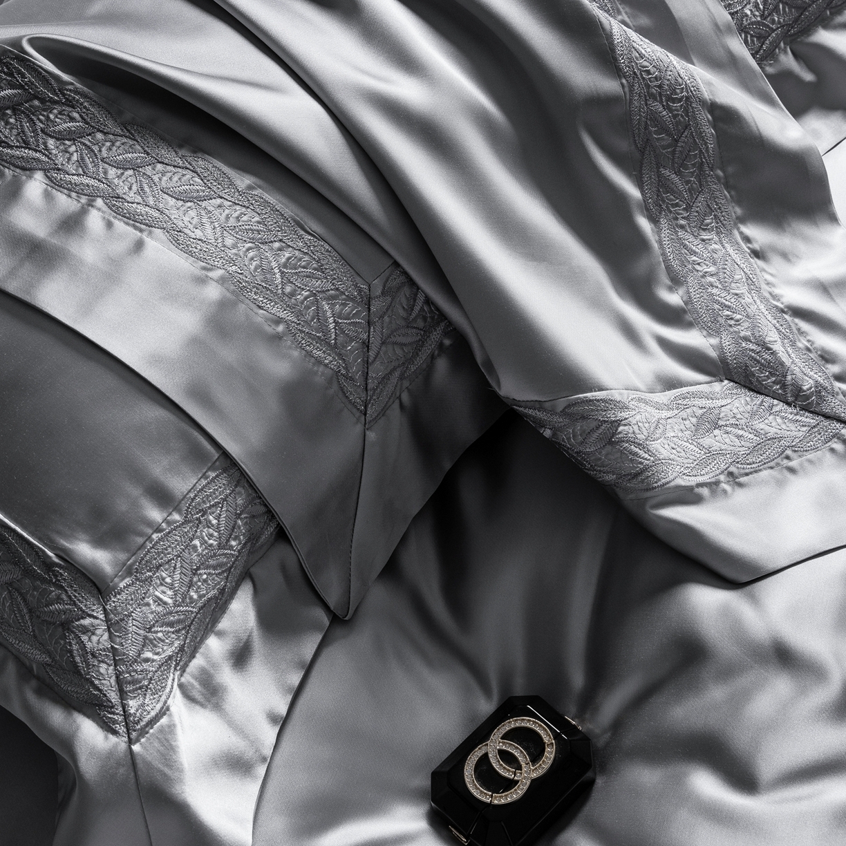 91家纺网 家纺一手货源 找家纺 馨蕊家居 2026春夏新款款100s全棉纯棉高精密四件套-米娅 米娅-高级灰