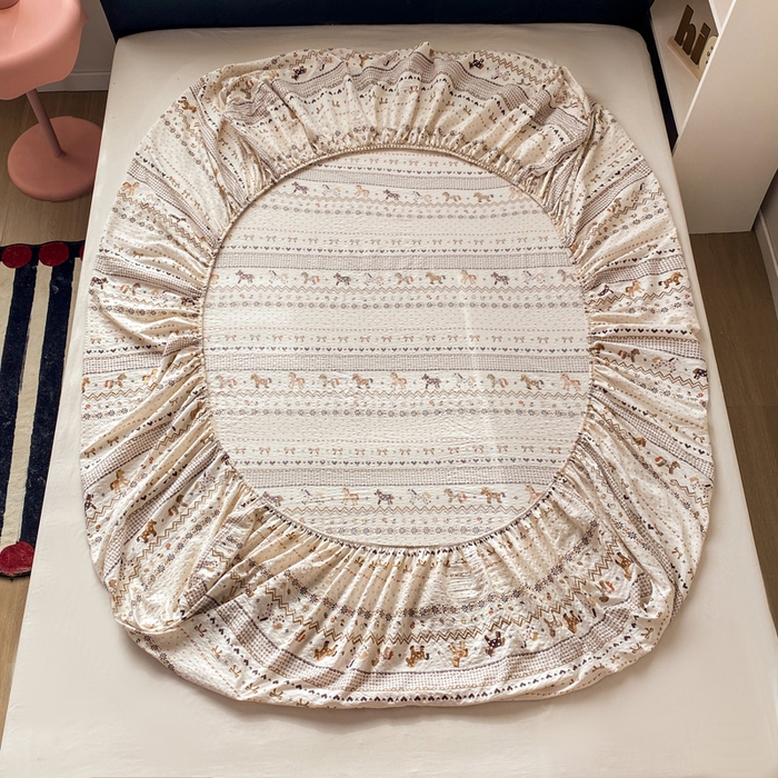 91家纺网 家纺一手货源 找家纺 赛琳 2026新款泡芙纱床笠系列单床笠床笠单件（有买家秀） 栗色木马纹