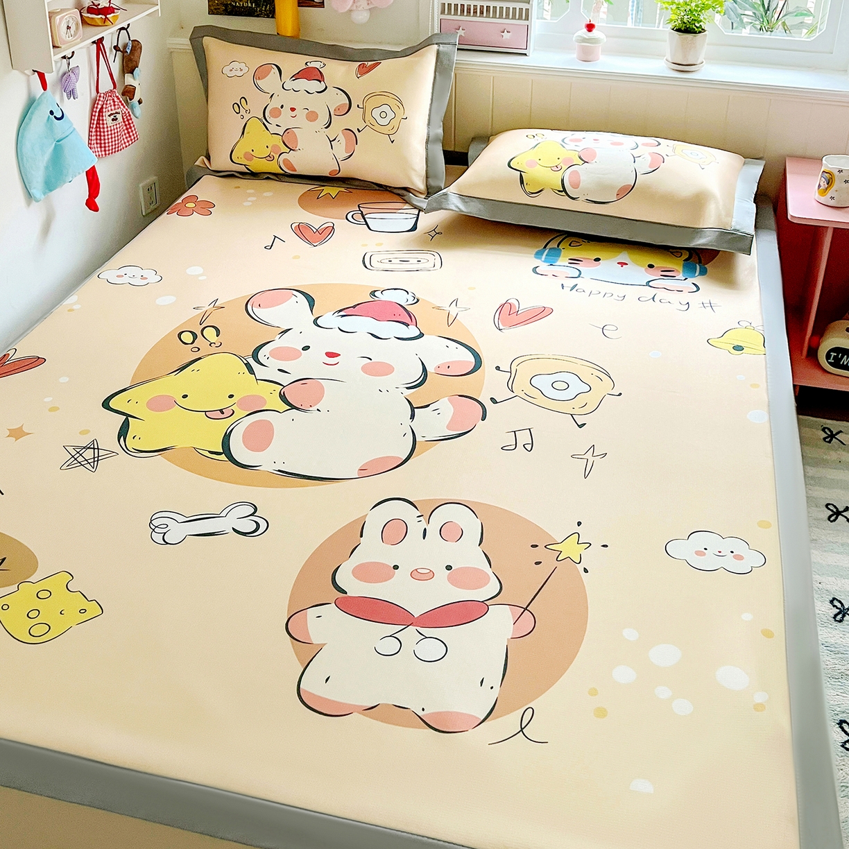 91家纺网 家纺一手货源 找家纺 KT猫直营店 2026新款数码卡通印花凉感冰丝软凉席席子 小确幸-席