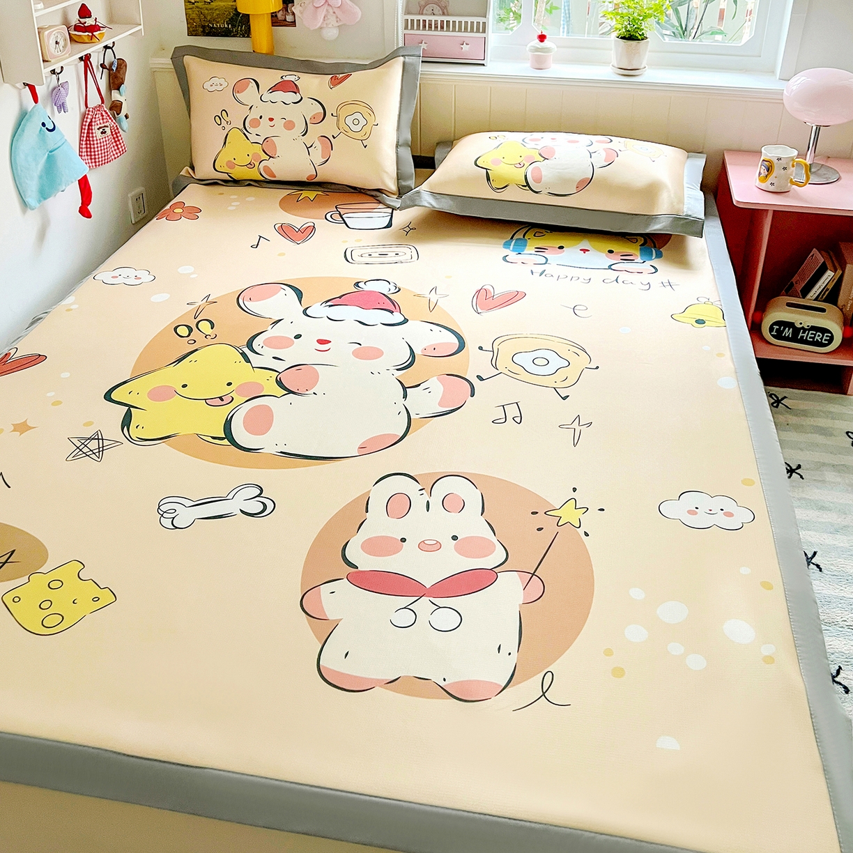 91家纺网 家纺一手货源 找家纺 KT猫直营店 2026新款数码卡通印花凉感冰丝软凉席席子 小确幸-席