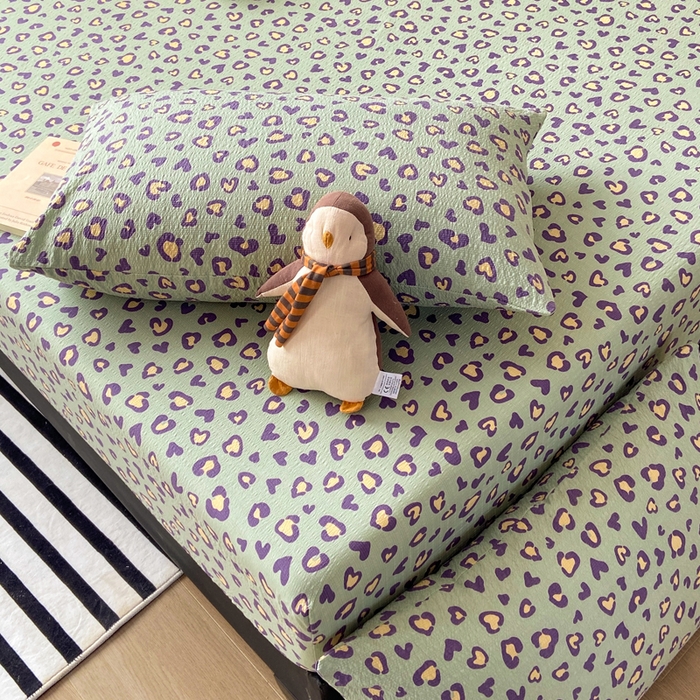 91家纺网 家纺一手货源 找家纺 赛琳 2026新款泡芙纱床笠系列单床笠床笠单件（有买家秀） 绿绸豹纹心