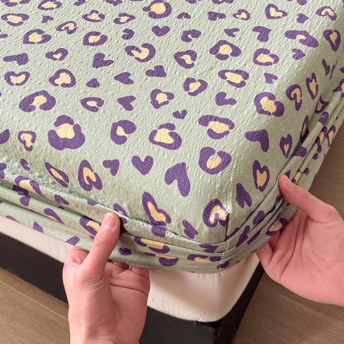 91家纺网 家纺一手货源 找家纺 赛琳 2026新款泡芙纱床笠系列单床笠床笠单件（有买家秀） 绿绸豹纹心