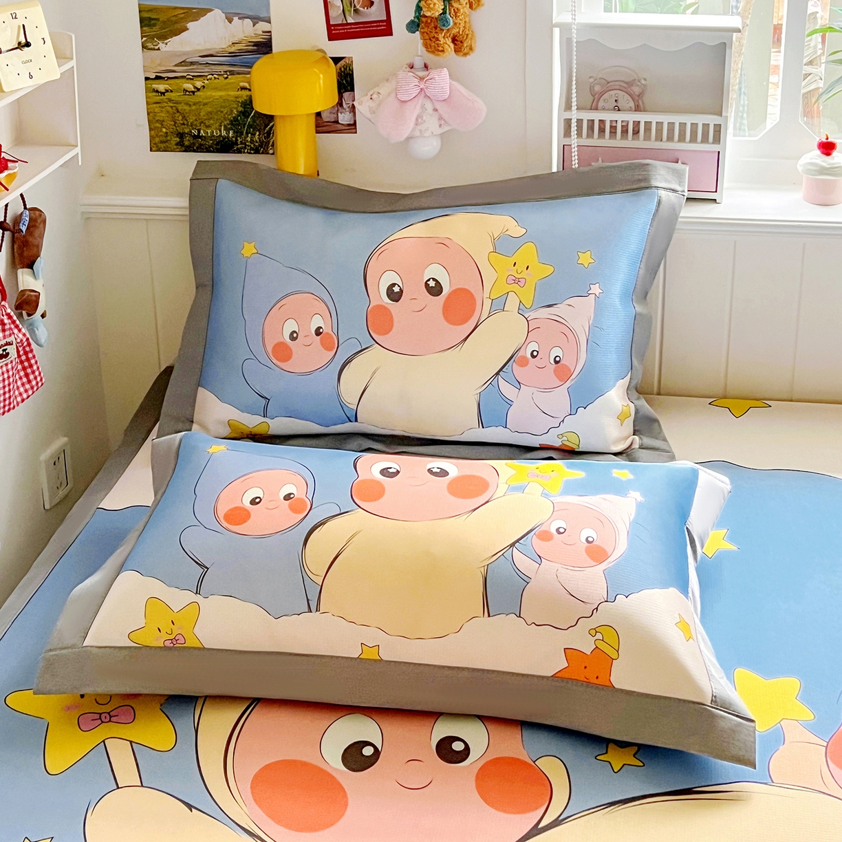 91家纺网 家纺一手货源 找家纺 KT猫直营店 2026新款数码卡通印花凉感冰丝软凉席席子 星星人派对-席