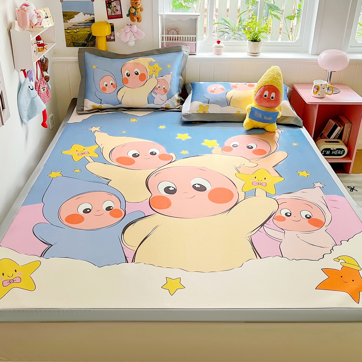 91家纺网 家纺一手货源 找家纺 KT猫直营店 2026新款数码卡通印花凉感冰丝软凉席席子 星星人派对-席