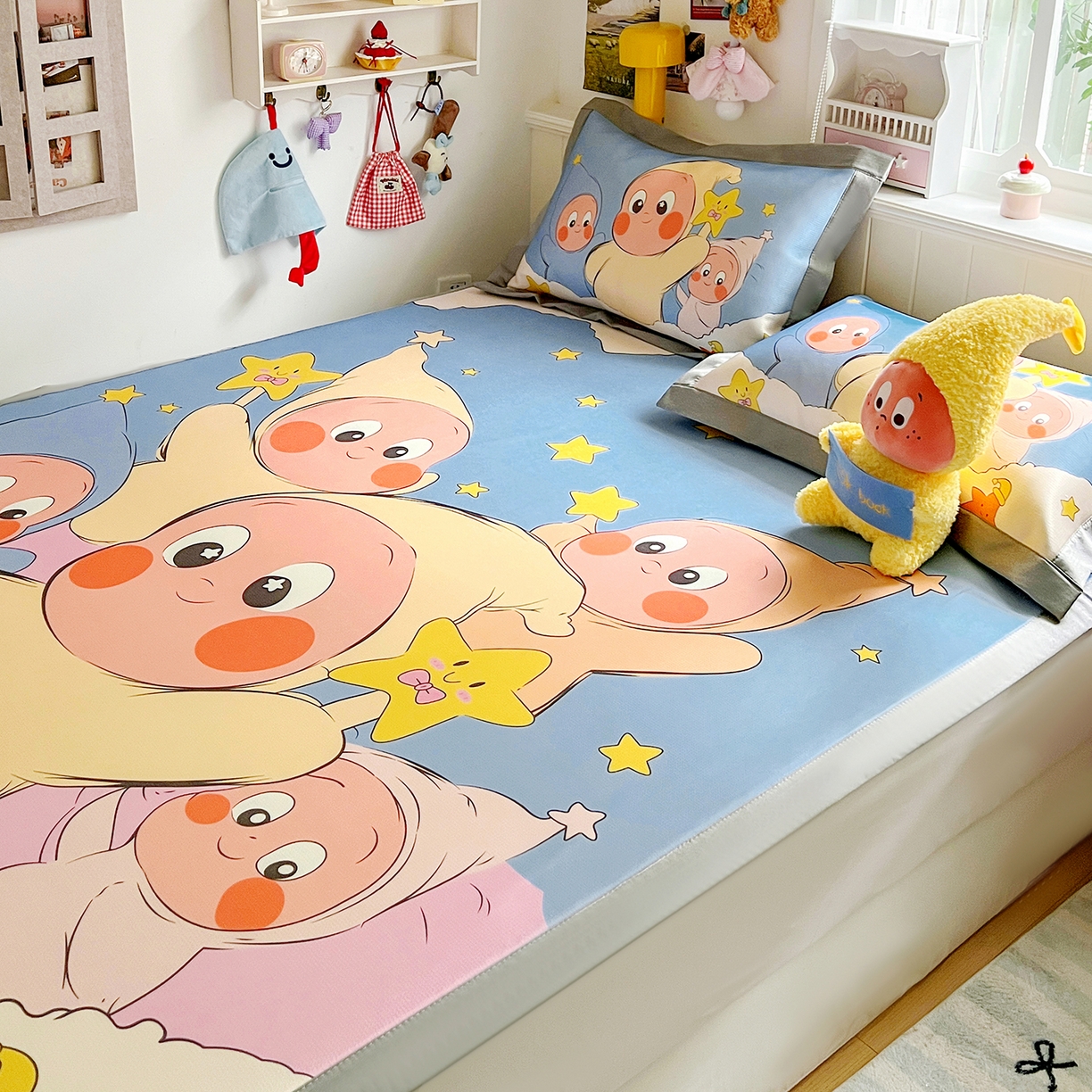 91家纺网 家纺一手货源 找家纺 KT猫直营店 2026新款数码卡通印花凉感冰丝软凉席席子 星星人派对-席