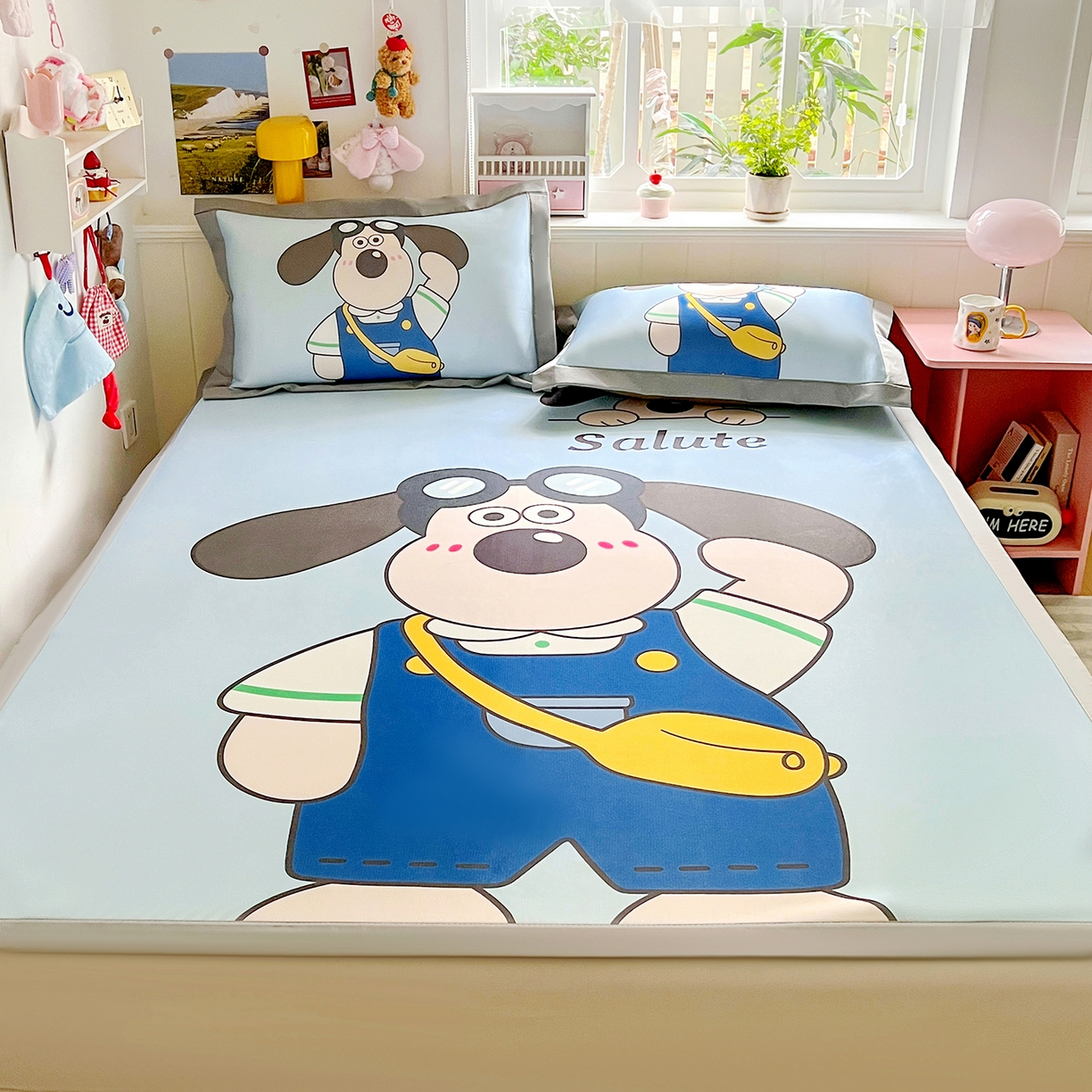 91家纺网 家纺一手货源 找家纺 KT猫直营店 2026新款数码卡通印花凉感冰丝软凉席席子 眼镜狗-席