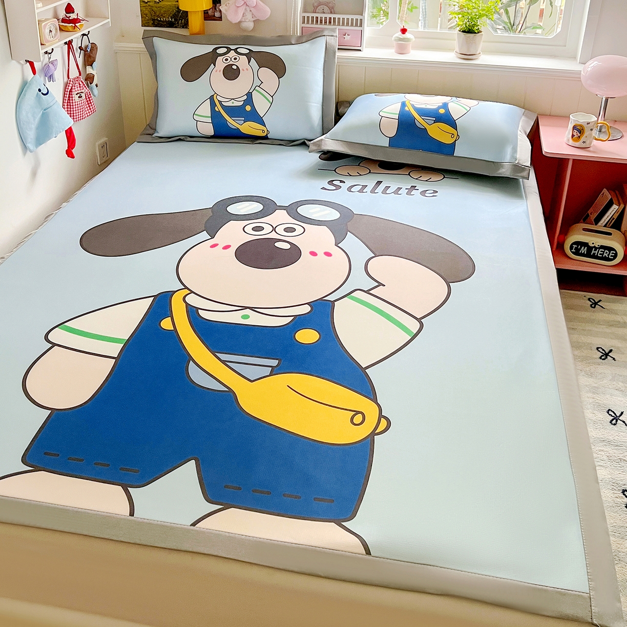 91家纺网 家纺一手货源 找家纺 KT猫直营店 2026新款数码卡通印花凉感冰丝软凉席席子 眼镜狗-席