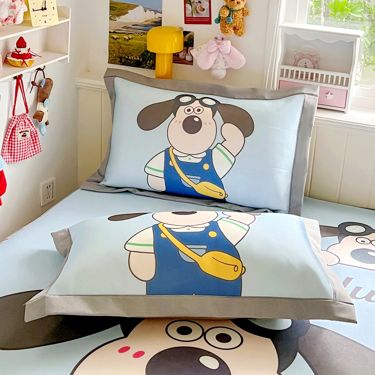 91家纺网 家纺一手货源 找家纺 KT猫直营店 2026新款数码卡通印花凉感冰丝软凉席席子 眼镜狗-席