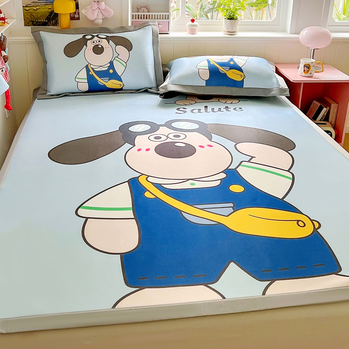 91家纺网 家纺一手货源 找家纺 KT猫直营店 2026新款数码卡通印花凉感冰丝软凉席席子 眼镜狗-席