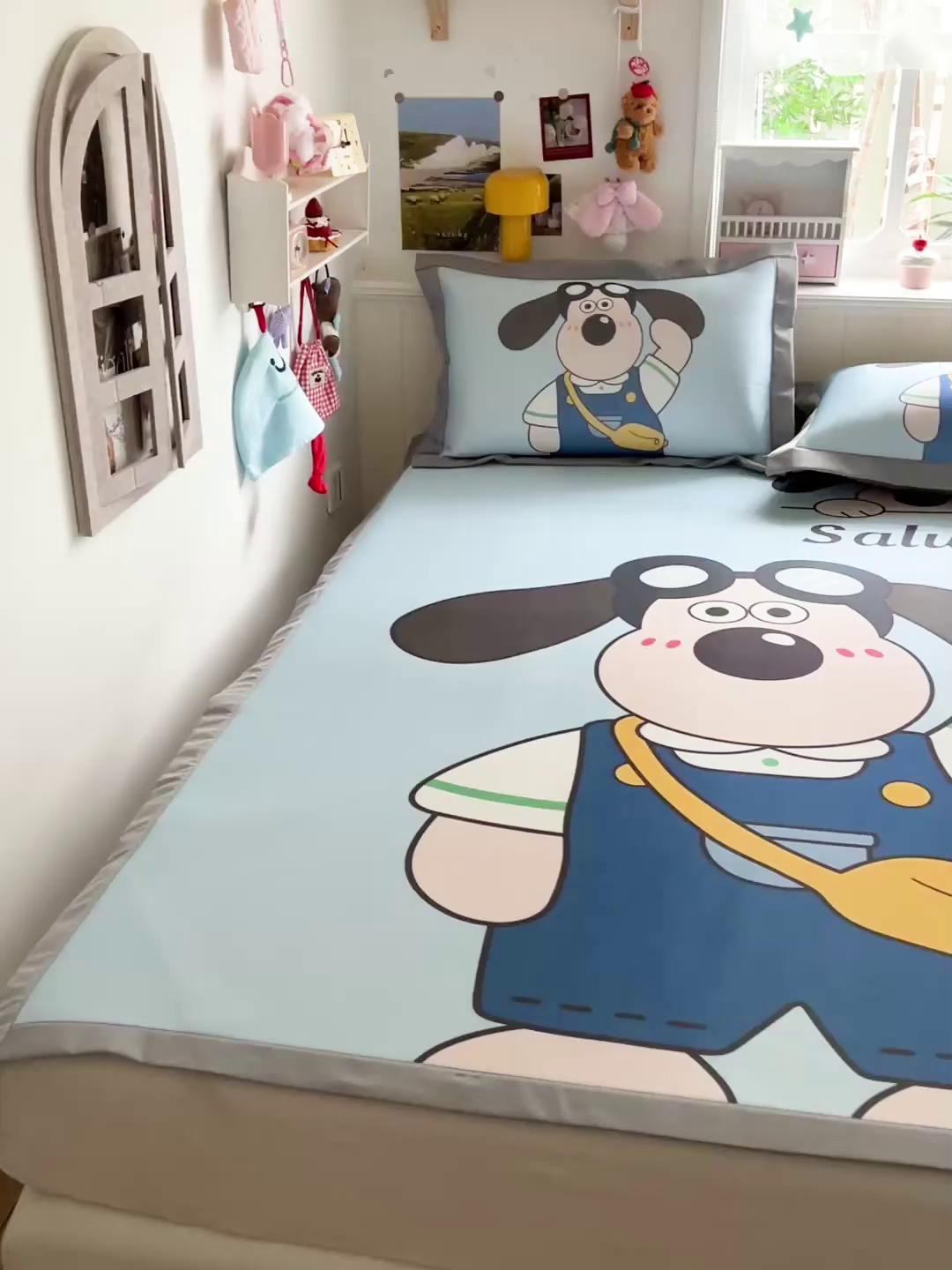 91家纺网 家纺一手货源 找家纺 KT猫直营店 2026新款数码卡通印花凉感冰丝软凉席席子 眼镜狗-席