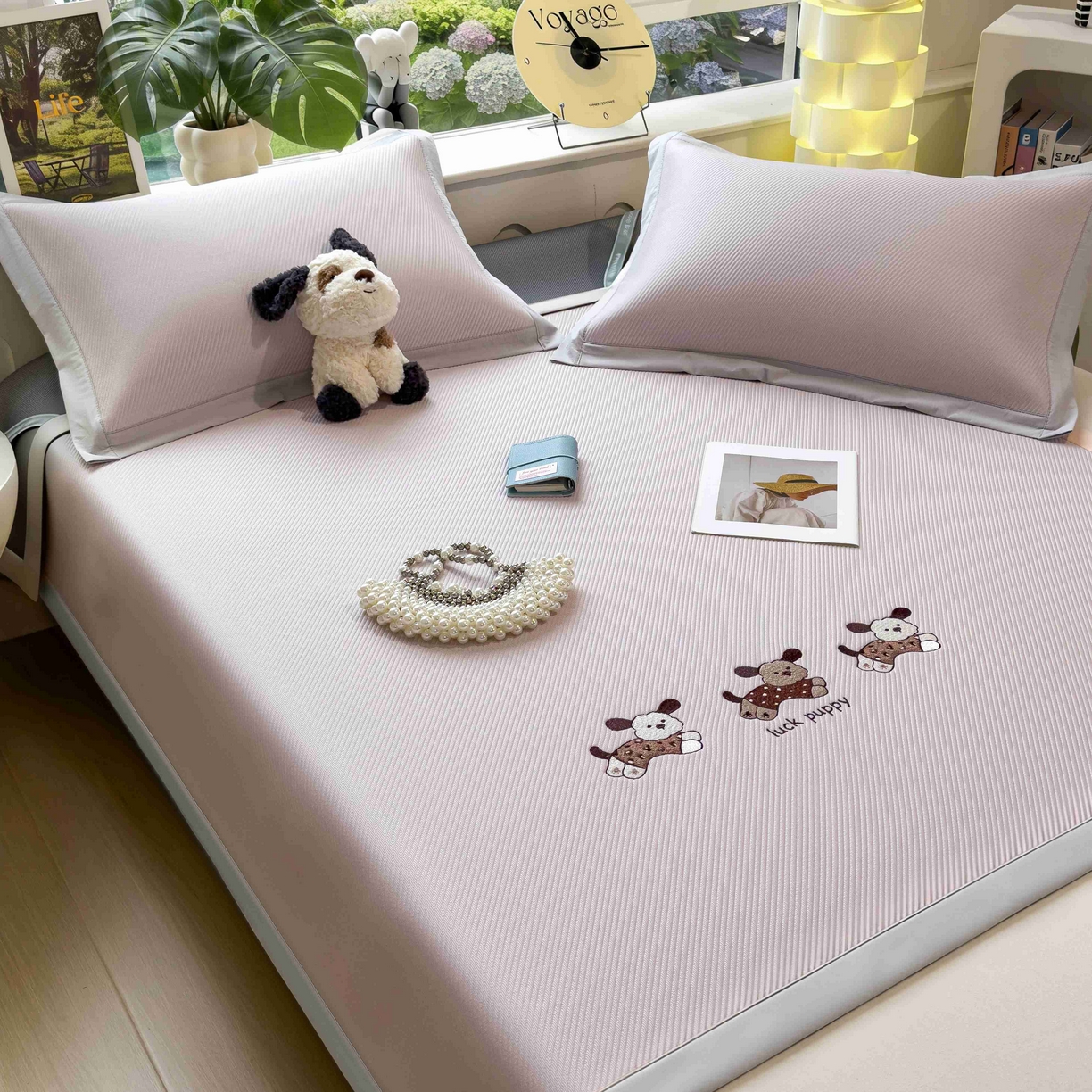 91家纺网 家纺一手货源 找家纺 孩子王家纺 2026春夏新款可机洗冰豆豆冰丝席凉席席子a类母婴级婴儿可用凉感值过0.21 趴趴狗 床单款