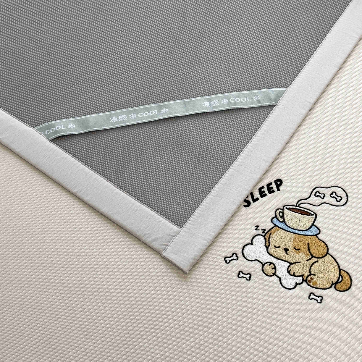 91家纺网 家纺一手货源 找家纺 孩子王家纺 2026春夏新款可机洗冰豆豆冰丝席凉席席子a类母婴级婴儿可用凉感值过0.21 贪吃小狗 床单款